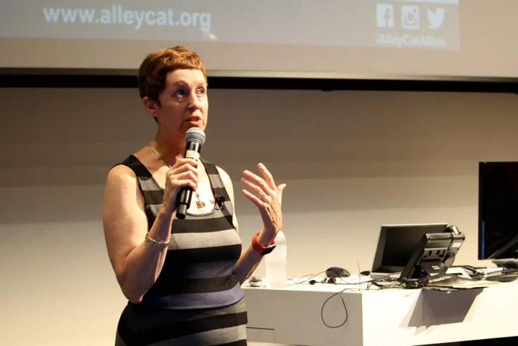 Becky Robinson speaking about Australia's cat overpopulation